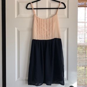 NWT ALYTHEA DRESS MEDIUM